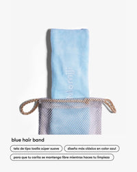 banda para el cabello azul de Momiji, el accesorio perfecto para realzar tu estilo y mantener tu cabello en su lugar con elegancia. Confeccionada con materiales de alta calidad, esta banda ofrece durabilidad y comodidad durante todo el día. Ya sea para agregar un toque de color a tu look diario o para mantener tu cabello alejado del rostro mientras te cuidas la piel, esta banda es versátil y práctica.