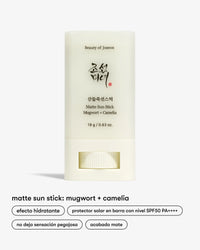 Protege tu piel de los daños solares con nuestro Protector Solar de Beauty of Joseon. Esta fórmula ligera y de rápida absorción ofrece una amplia protección contra los rayos UVA y UVB, ayudando a prevenir el envejecimiento prematuro de la piel y las quemaduras solares. Formulado con ingredientes naturales y nutritivos, como el extracto de camelia y el pantenol, nuestro protector solar hidrata y nutre la piel, dejándola suave, tersa y protegida.