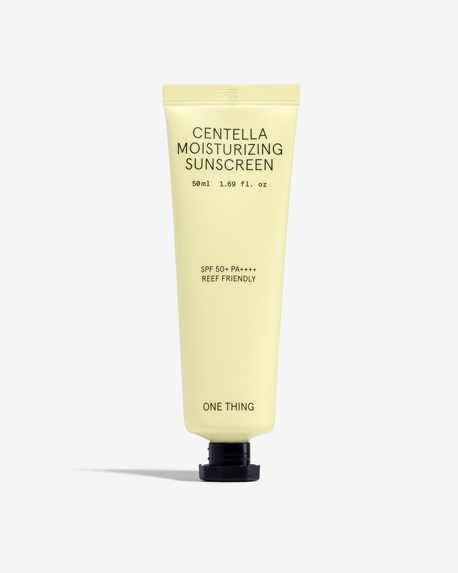  Protector Solar Hidratante de Centella Asiática de One Thing en Momiji Beauty, una excelente opción para proteger y cuidar tu piel. Formulado con extracto de centella asiática, este protector solar proporciona una hidratación profunda mientras protege tu piel de los daños causados por los rayos UVA y UVB. Su fórmula ligera y de rápida absorción es perfecta para usar diariamente, dejando la piel suave, tersa y protegida.