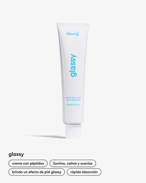 Experimenta la hidratación definitiva con el Gel Hidratante Glassy de Momiji. Nuestra fórmula innovadora proporciona una hidratación profunda y duradera, dejando la piel suave, flexible y luminosa. El Gel Hidratante Glassy de Momiji está enriquecido con ingredientes naturales que nutren y revitalizan la piel, proporcionando un aspecto radiante y saludable. ¡Añádelo a tu rutina diaria de cuidado de la piel y descubre una piel visiblemente más saludable!”