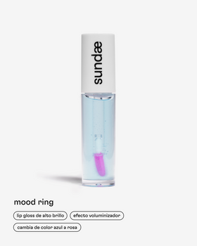 Maquillaje de Brillo Labial Mood Ring de Sundae en Momiji Beauty, una opción vibrante para labios deslumbrantes y llenos de color. Este brillo labial, ofrece un acabado brillante y jugoso que complementa cualquier look. Con una textura suave y no pegajosa, proporciona un confort duradero y una apariencia luminosa. Además, su fórmula enriquecida con ingredientes nutritivos ayuda a mantener la hidratación de los labios, dejándolos suaves y flexibles. 