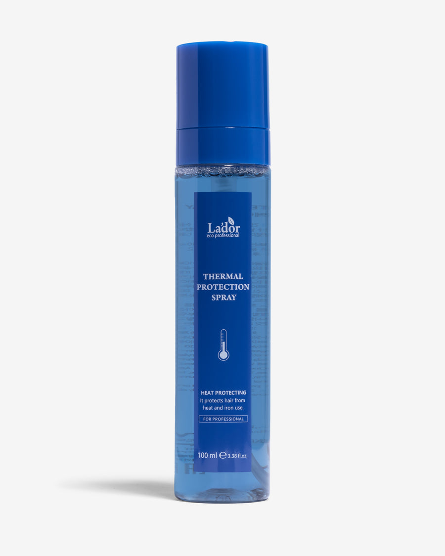 Spray protector capilar de Lador en Momiji Beauty, tu escudo contra los daños causados por el calor y el styling. Este spray está especialmente formulado con ingredientes protectores como la queratina y los aminoácidos, que ayudan a proteger el cabello del calor de herramientas como secadores y planchas, así como del daño causado por los rayos UV. Su fórmula ligera y de rápida absorción envuelve cada hebra de cabello, dejándolo protegido, suave y manejable. 