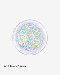 Starlit Chaser maquillaje de gel y brillos de Unleashia en Momiji Beauty. Estos productos ofrecen una variedad de tonos vibrantes y acabados brillantes que iluminan tu rostro al instante. La fórmula de gel proporciona una aplicación suave y cómoda, mientras que los brillos agregan un toque de luminosidad para un acabado deslumbrante. Ya sea que desees un look natural y radiante o algo más audaz y llamativo, el maquillaje de gel y brillos de Unleashia te ofrece la versatilidad que necesitas. 